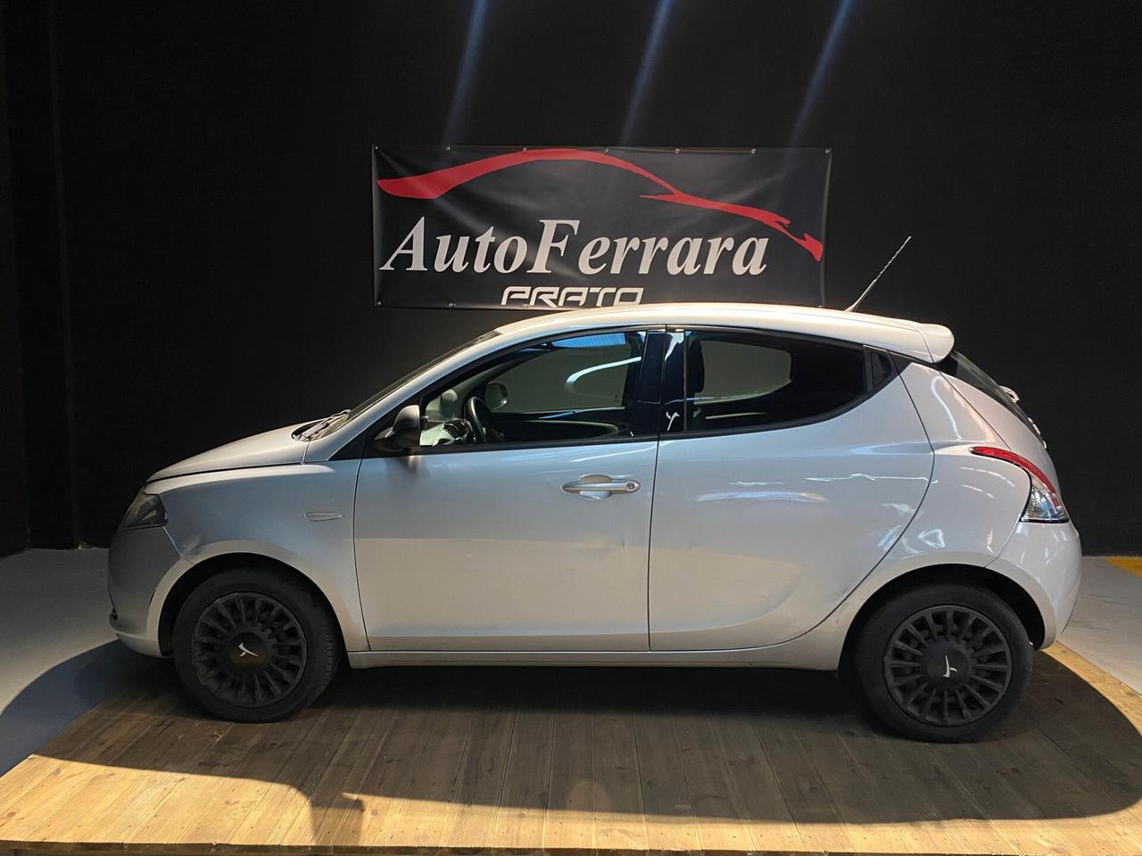 Lancia Ypsilon 1.2 69 CV NEOPATENTATI