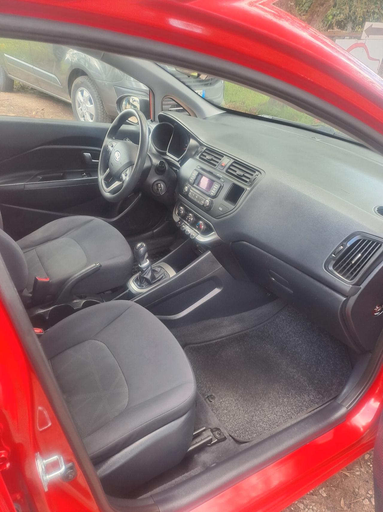 Kia Rio 1.1 CRDi WGT 5p. EX km 130mila