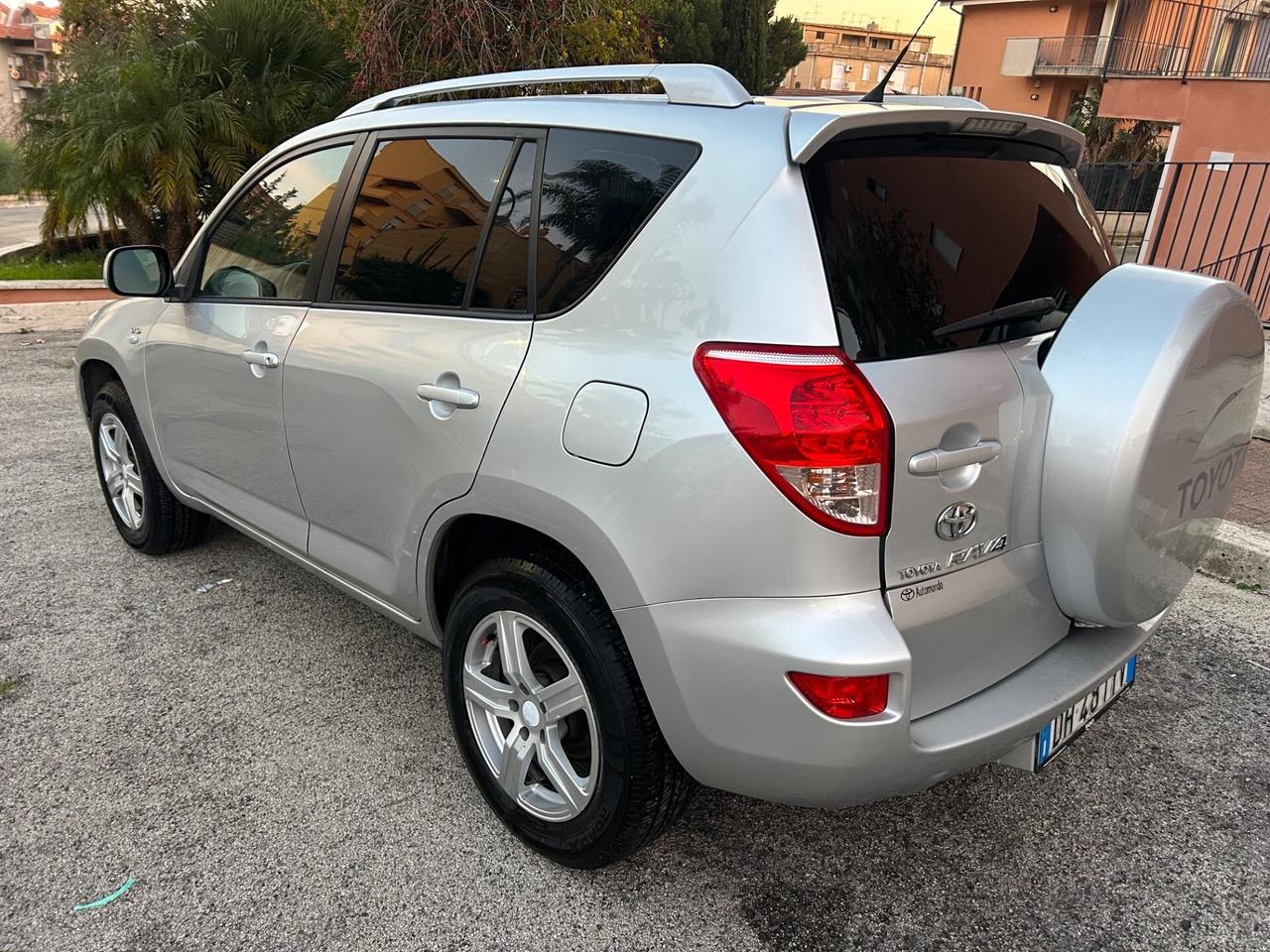 Toyota RAV 4 RAV4 2.2 D-4D 136 CV Sol unico propri
