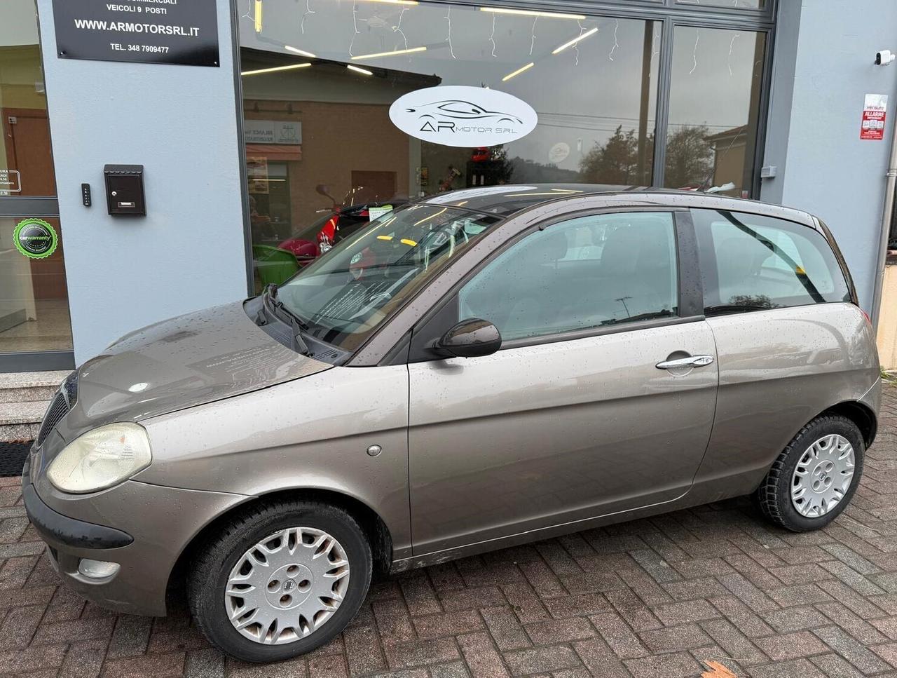 Lancia Ypsilon 1.2 benzina, b-color