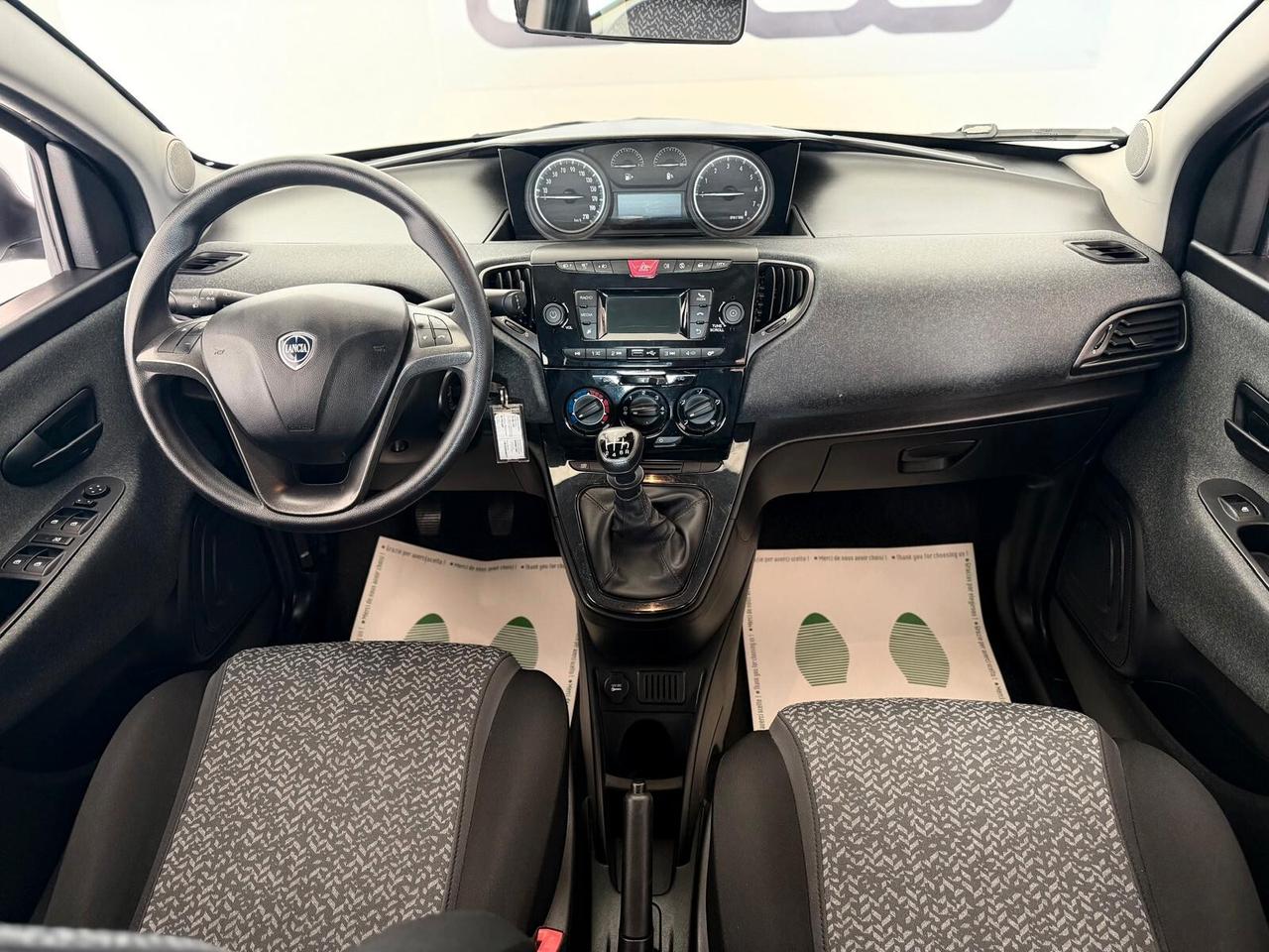 Lancia Ypsilon 5 porte Hybrid Silver