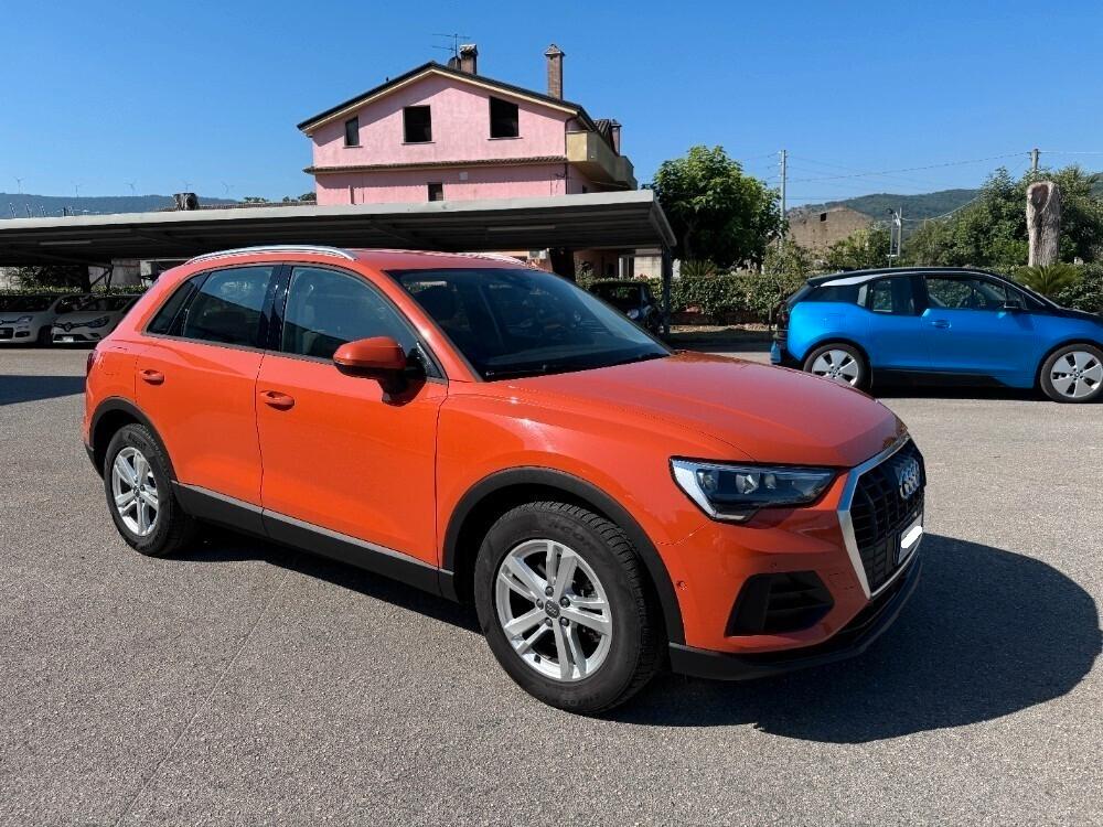 Audi Q3 35 TDI S tronic Business