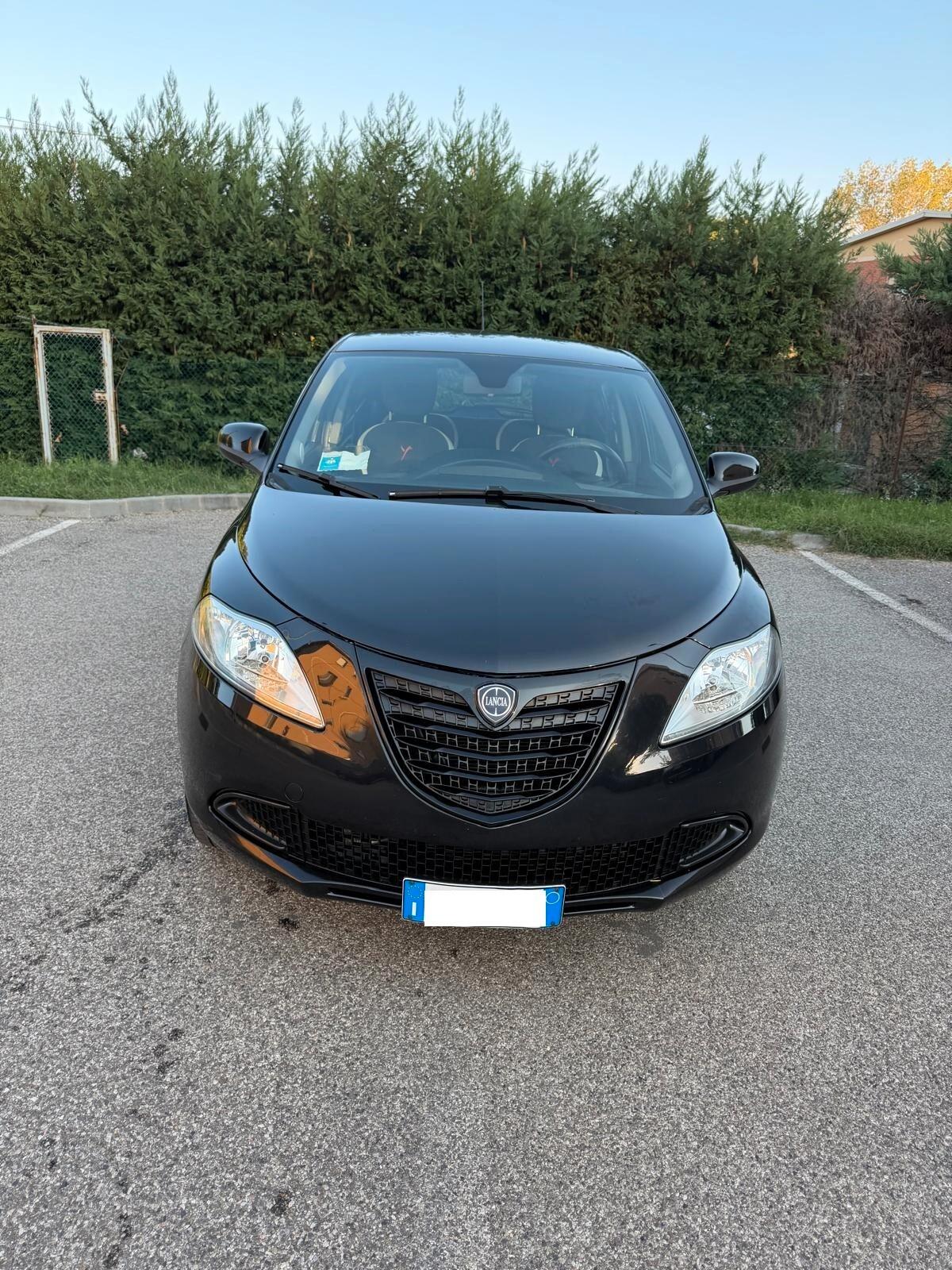 Lancia Ypsilon 0.9 METANO - NEOPATENTATI - 12 MESI DI GARANZIA -