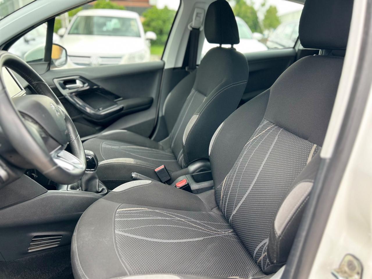 Peugeot 208 PureTech 82 5 porte Allure
