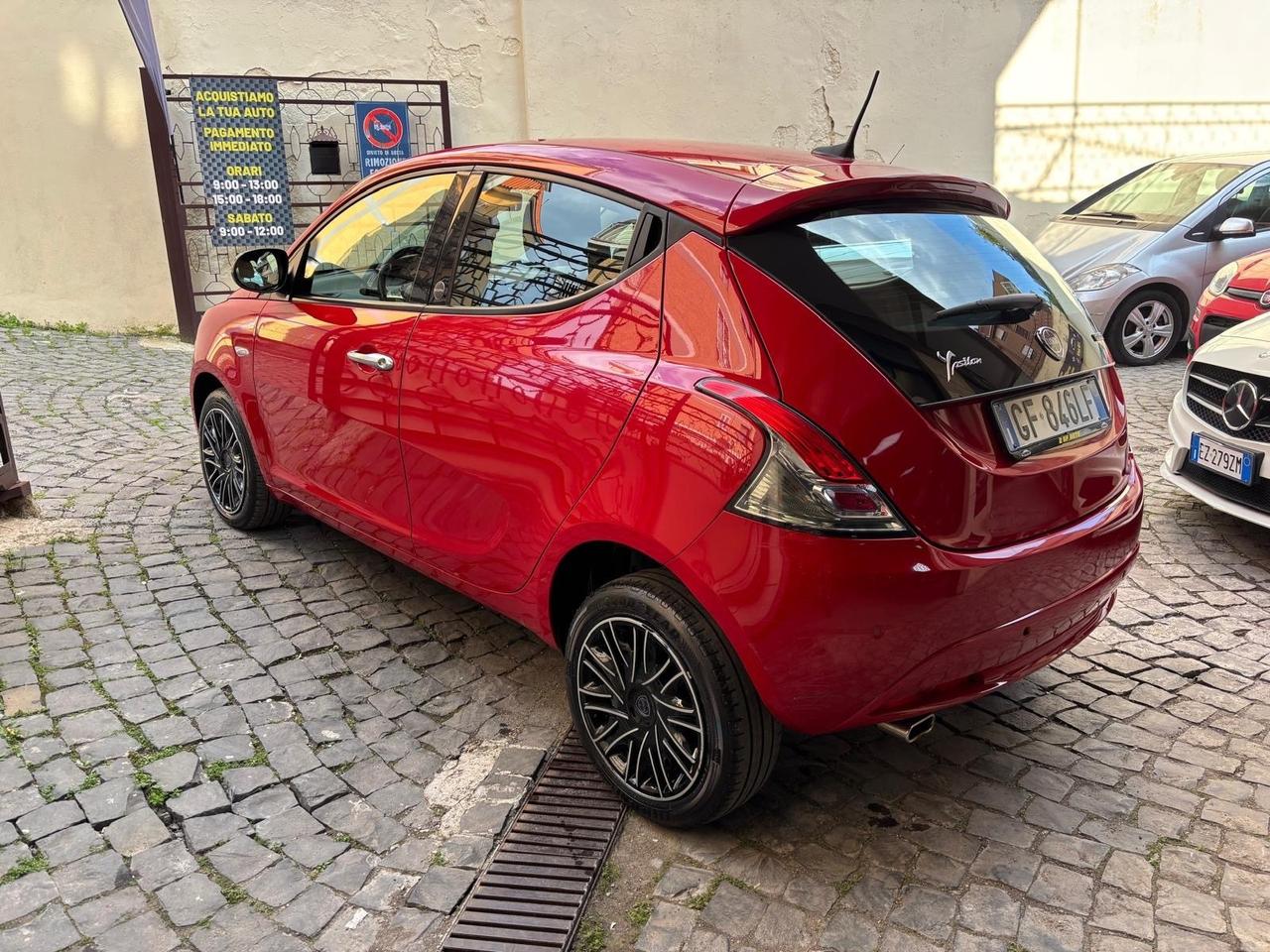 Lancia Ypsilon 1.0 FireFly 5 porte S&S Hybrid Ecochic Gold