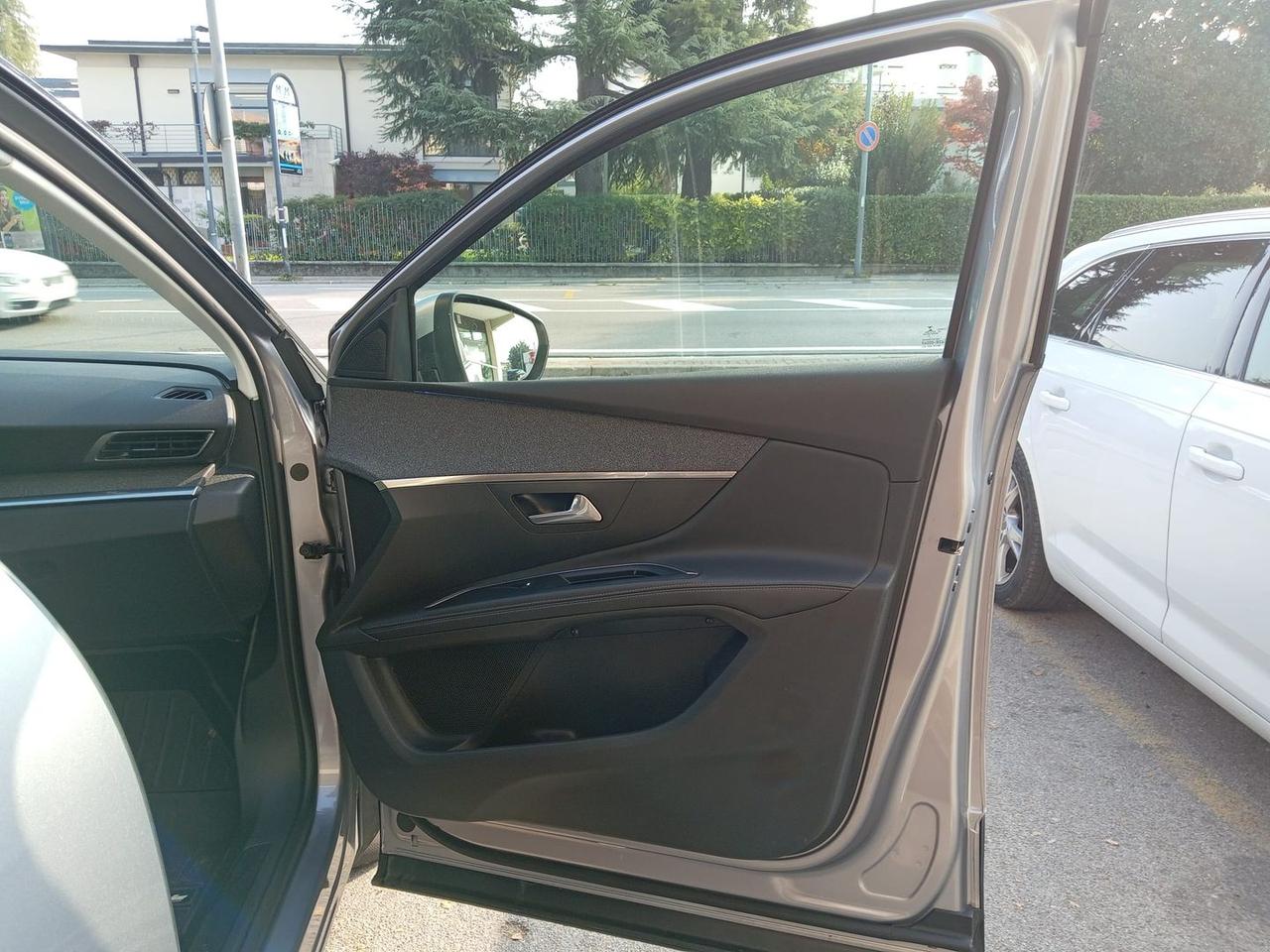 Peugeot 5008 Allure 1.6 Blue HDI 115 #7829