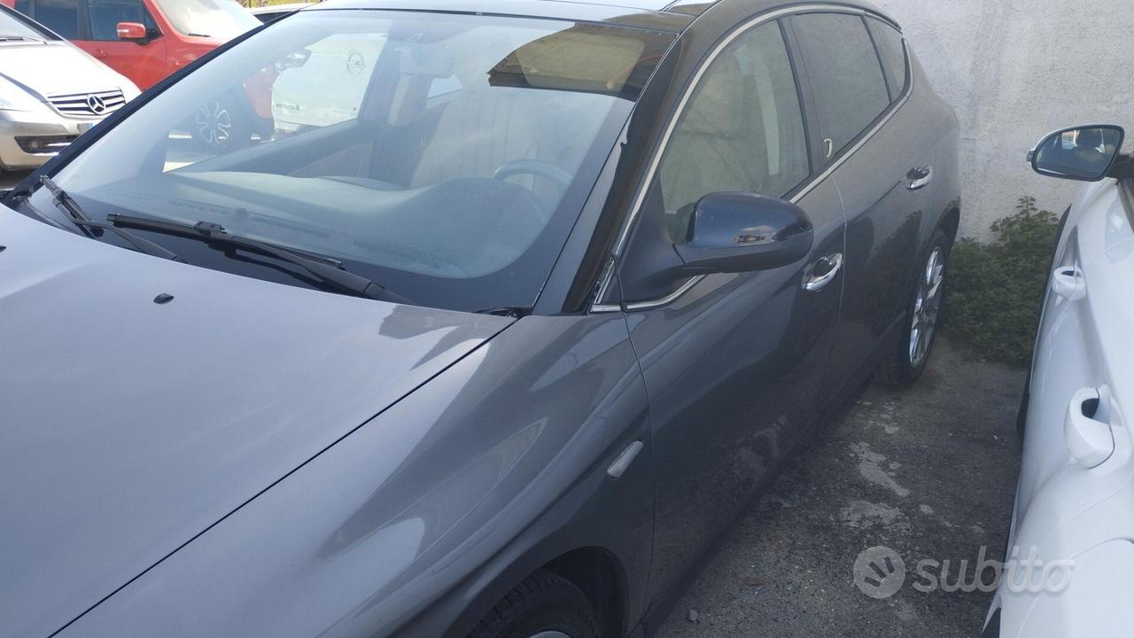 Lancia Delta 1.9 MJT Twinturbo DPF Oro