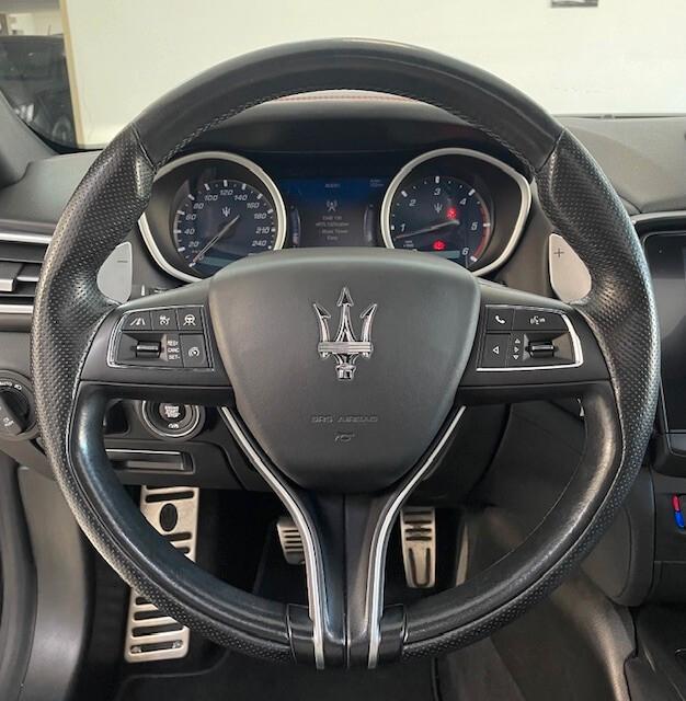 Maserati Ghibli V6 Diesel 275 CV Gransport Black Edition