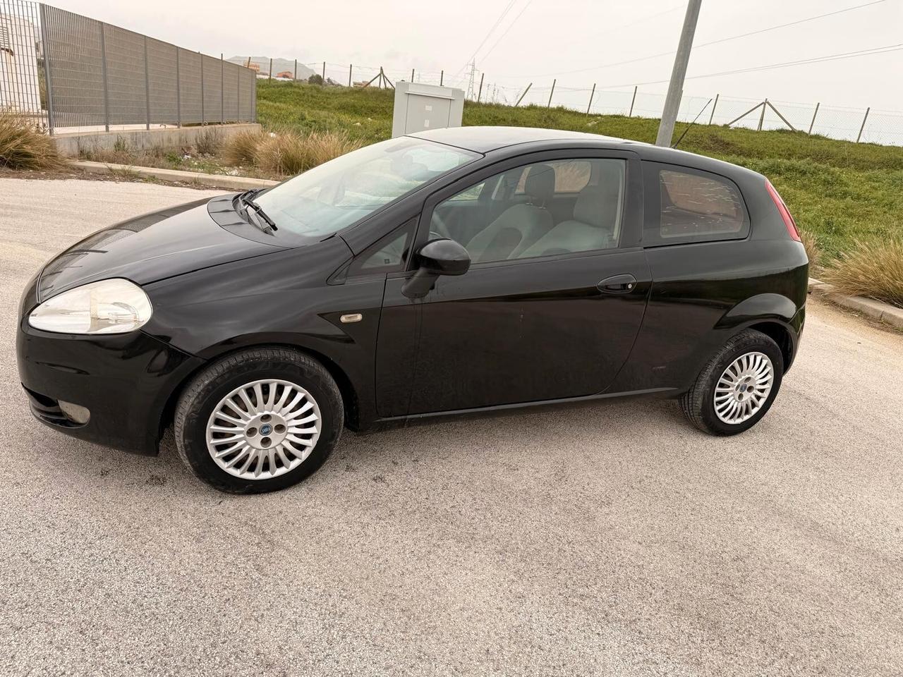 Fiat Grande Punto 1.3 MJT 75 CV 3 porte Dynamic