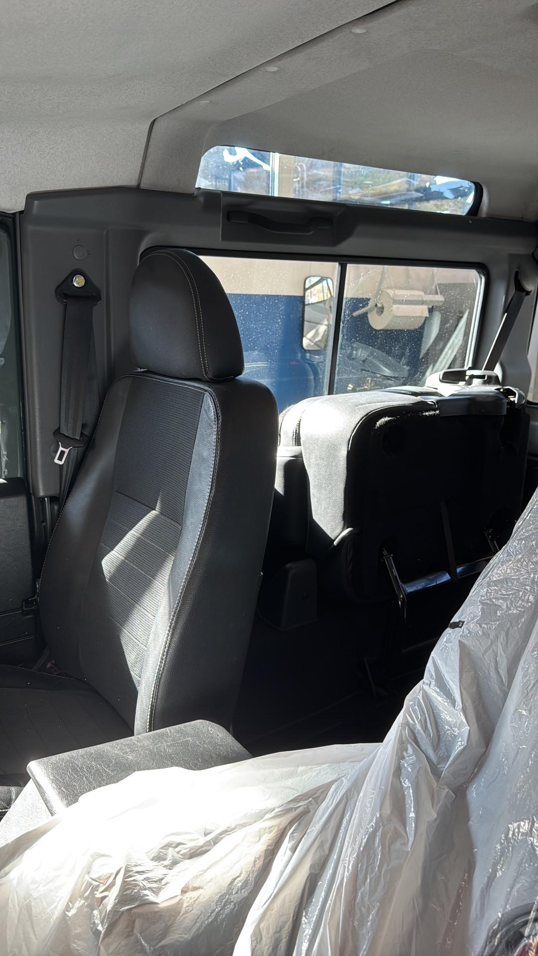 Land Rover Defender 90 2.4 TD4 Station Wagon SE