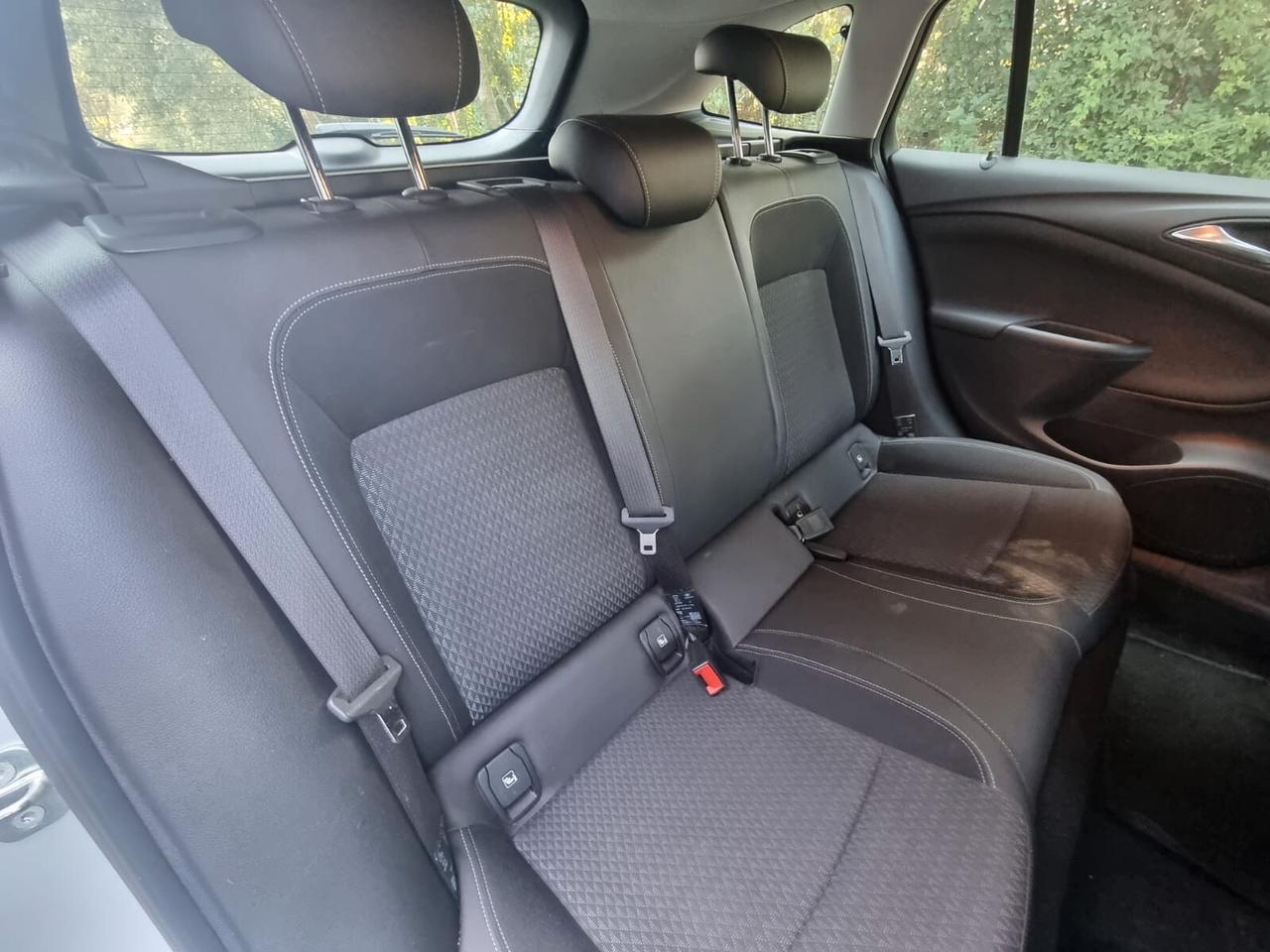 Opel Astra 1.6 CDTi 136CV aut. Sports Tourer Business