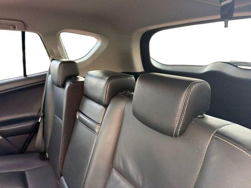 Toyota RAV4 Hybrid 2.5 HV 197cv E-CVT Lounge 2WD