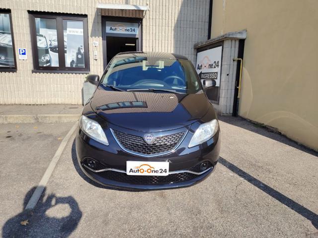 LANCIA Ypsilon 1.2 69 CV 5 porte Silver NEOPATENTATI-FINANZIABILE