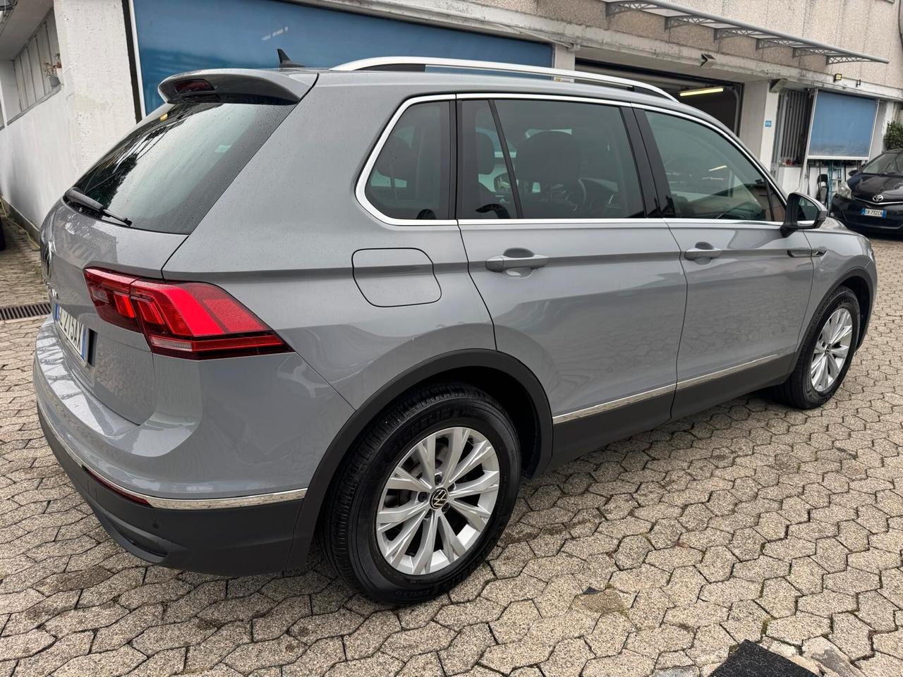 Volkswagen Tiguan 2.0 TDI 150 CV SCR DSG Elegance*EURO6*NAVI*CERCHI