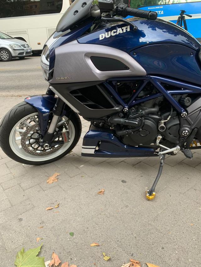 DUCATI Diavel Blue Stripes - Perfetta