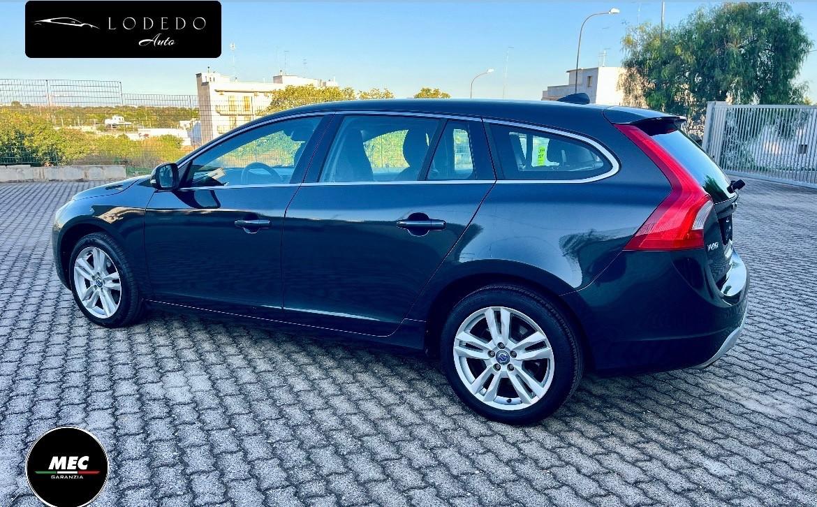 Volvo V60 D3 Momentum - 2013