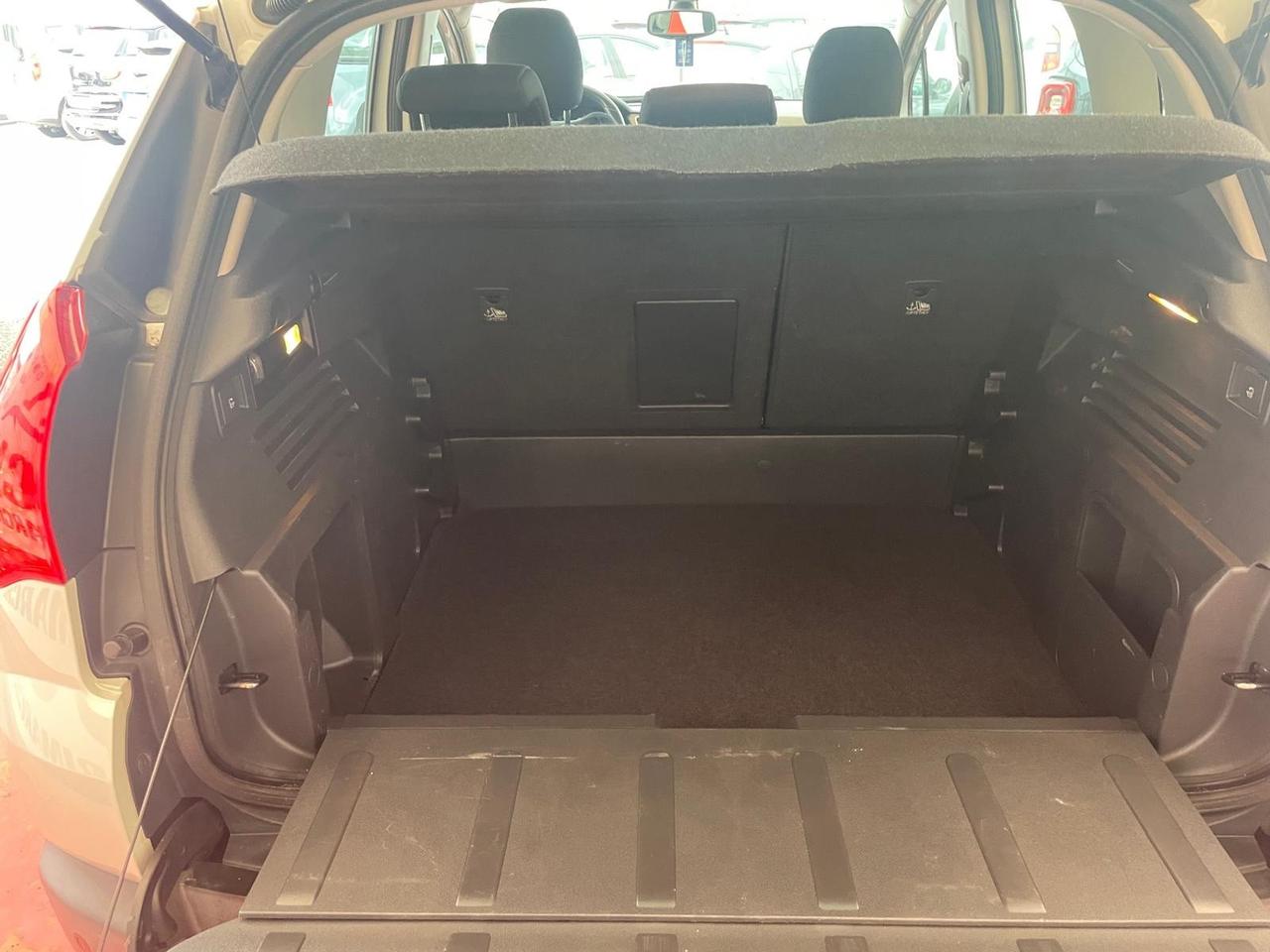 Peugeot 3008 1.6 HDi 110CV cambio robotizzato Premium