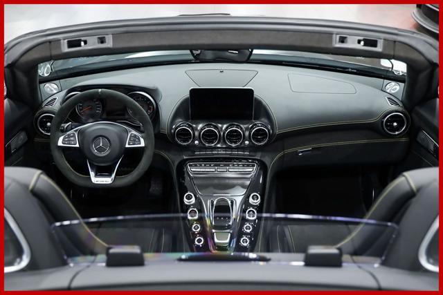 MERCEDES-BENZ GT AMG C|FULL CARBON|RETROCAMERA