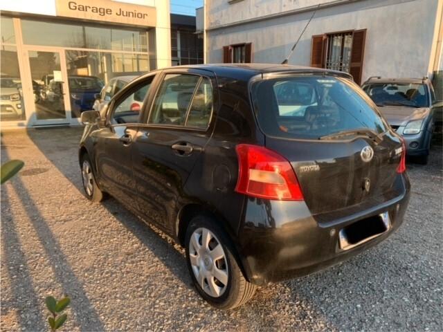 Toyota Yaris 1.0 PER COMMERCIANTI