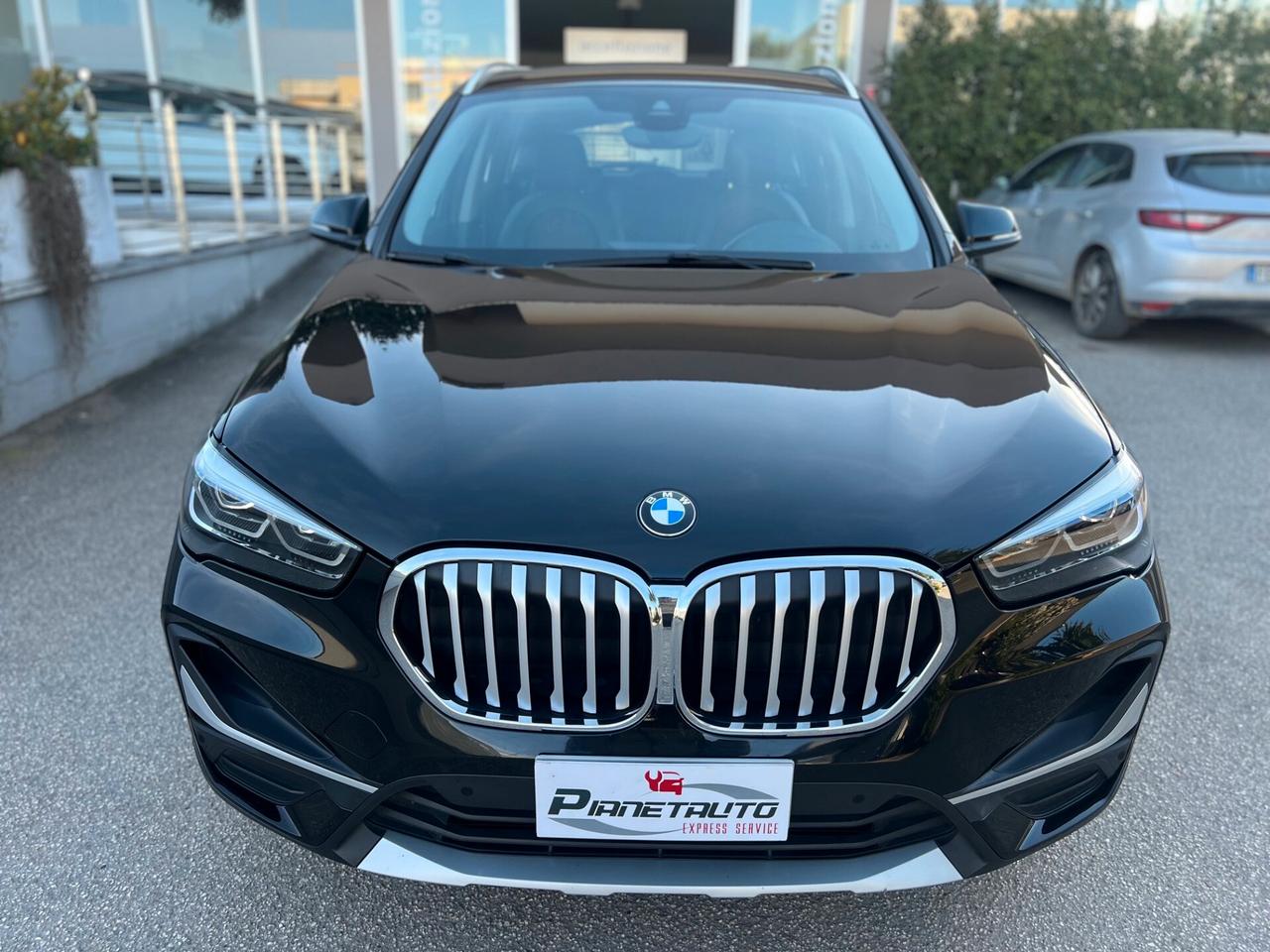 Bmw X1 sdrive18d xLine auto LED/NAVI/PELLE/18; PERFETTA