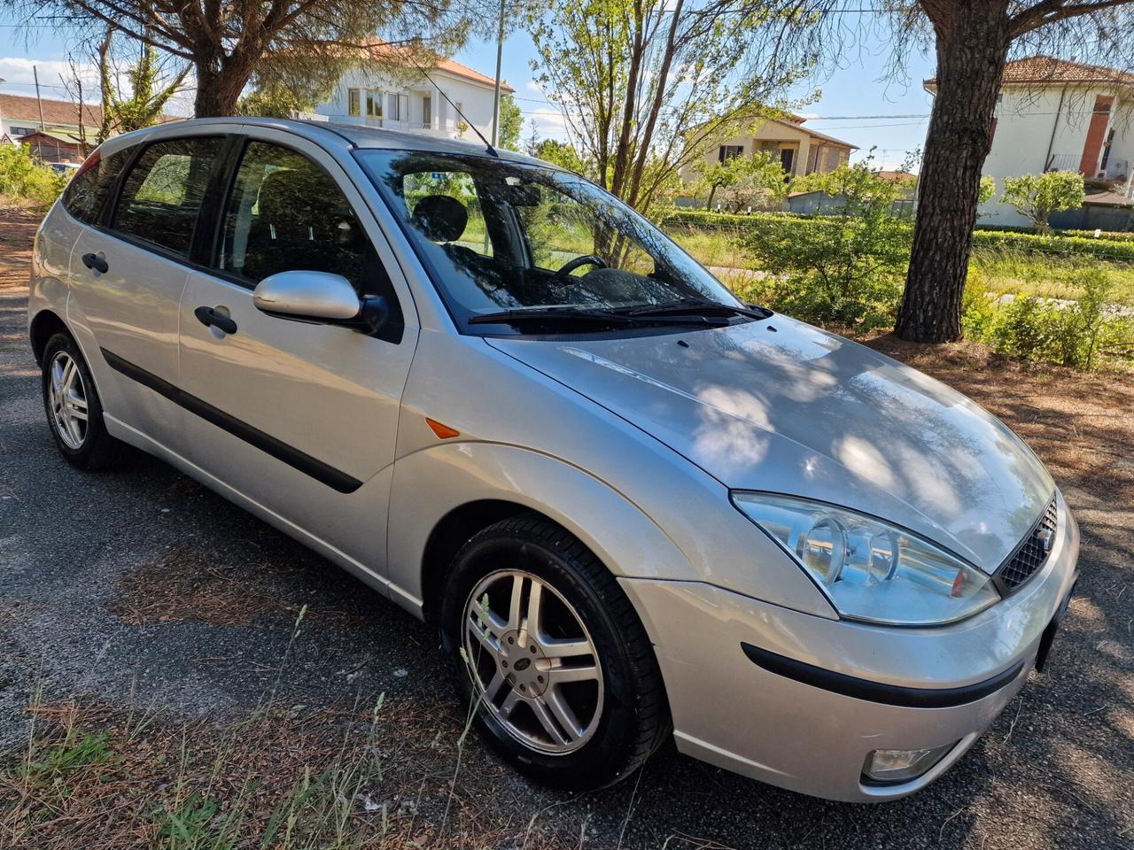 Ford Focus 1.6i 16V cat 5p. Ambiente