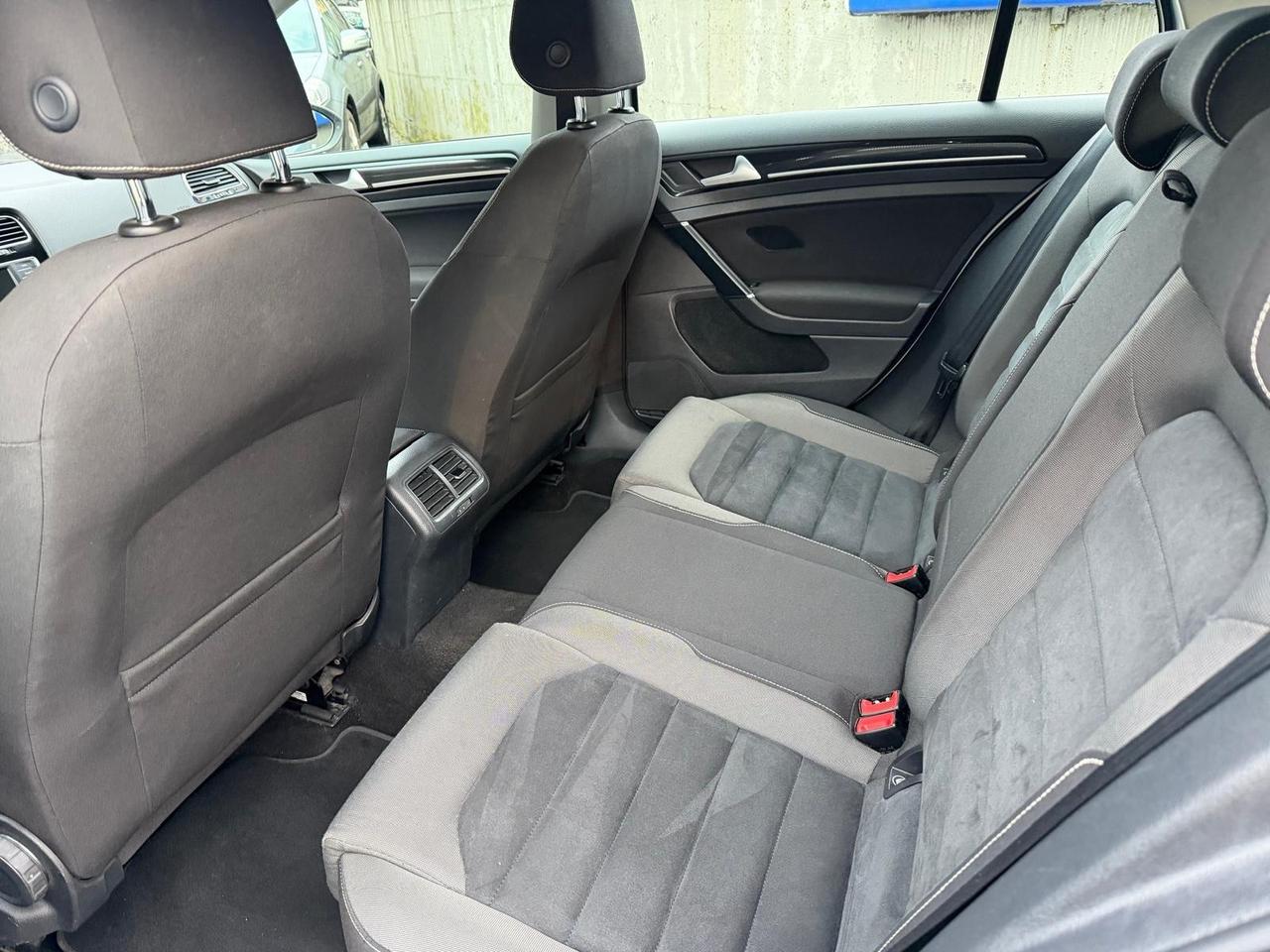 Volkswagen Golf Variant 2.0 TDI DSG Highline BlueMotion Technology