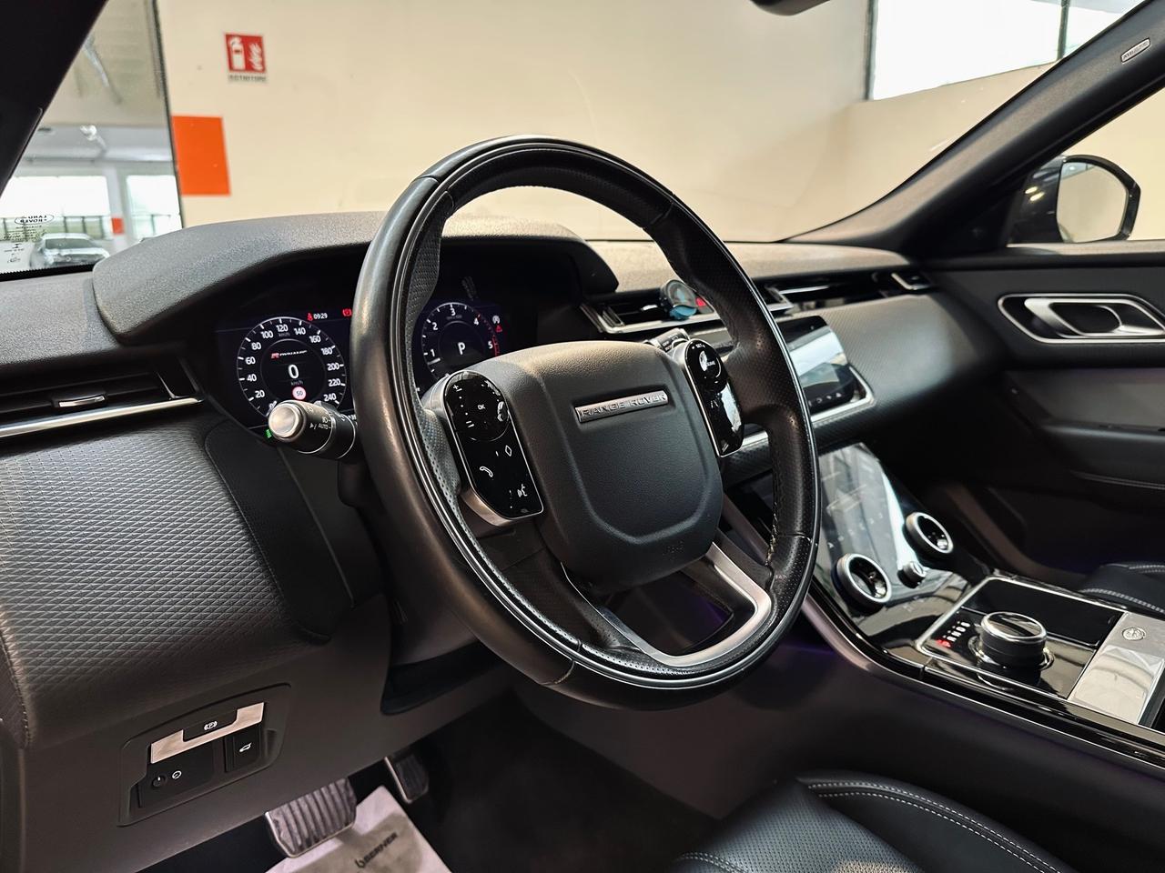 Land Rover Range Rover Velar R-Dynamic 240cv TOTAL BLACK-SCHERMI-LUCI AMBIENTE