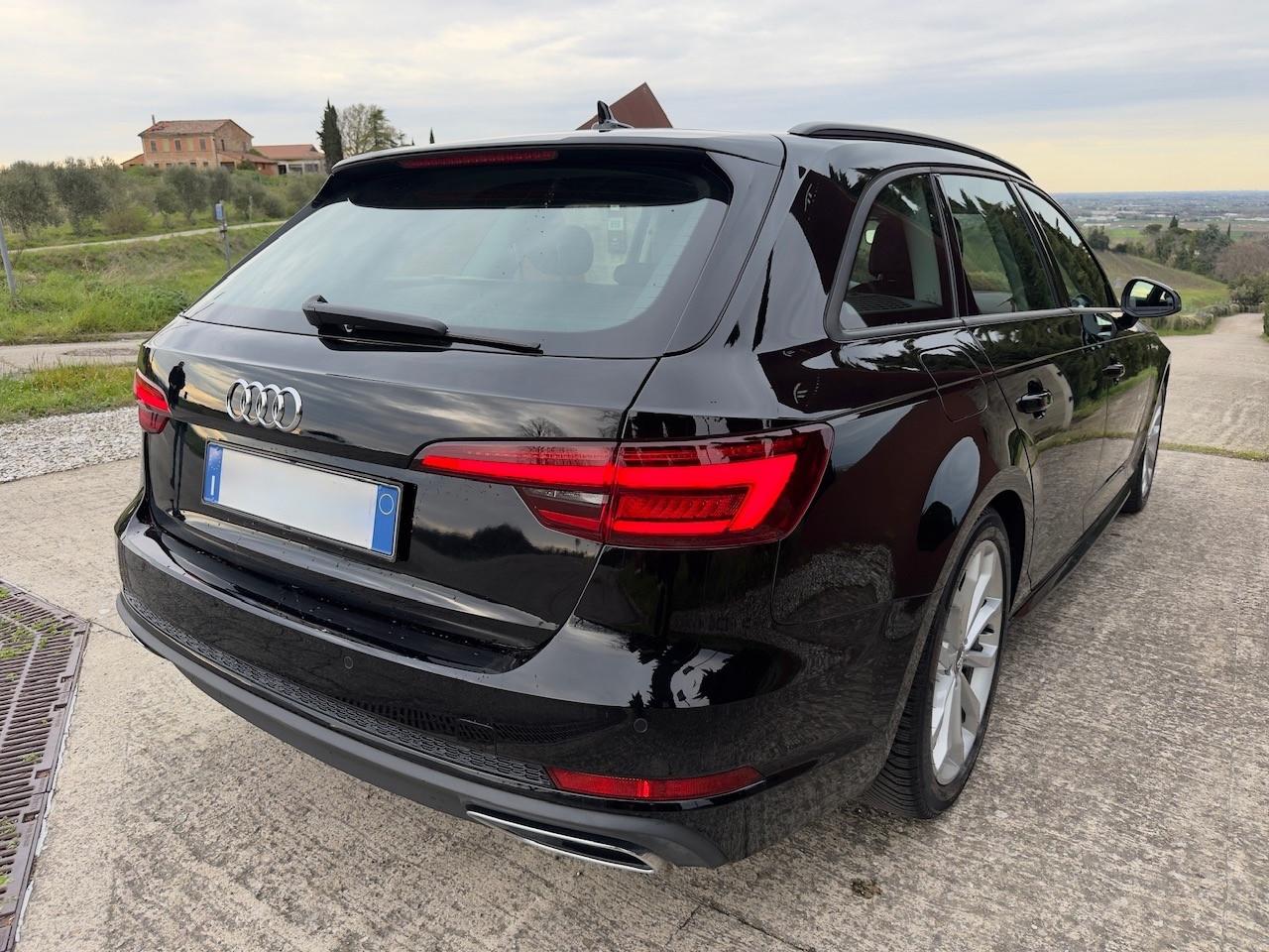 Audi A4 Avant 40 TDI quattro S tronic Business Advanced