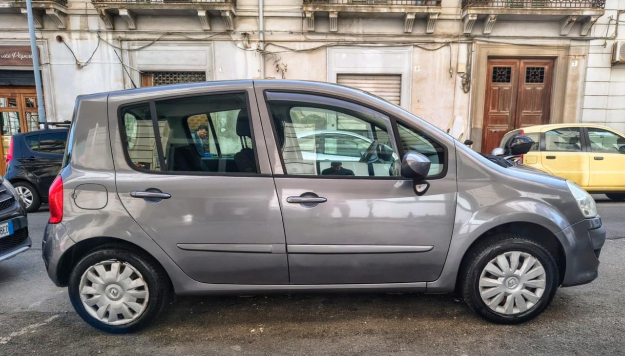 Renault Modus 1.2 Yahoo! - 2011