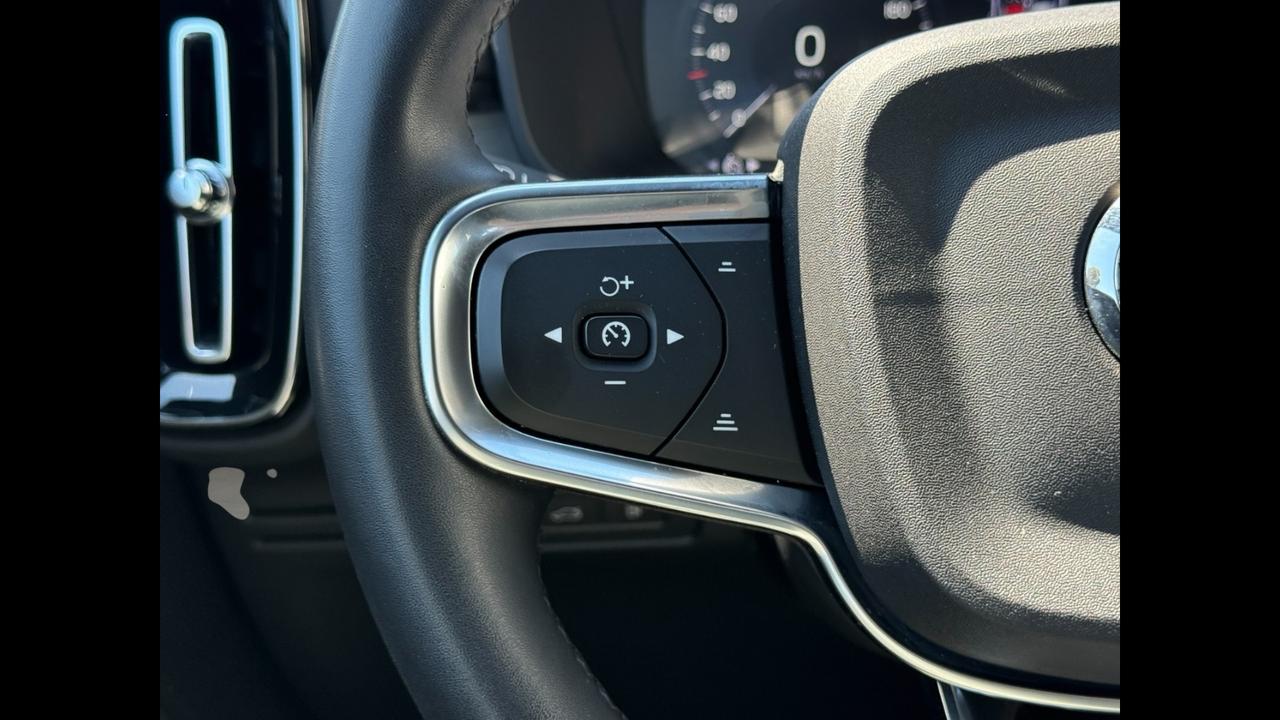 VOLVO XC40 2023 - XC40 1.5 t4 recharge phev Core auto