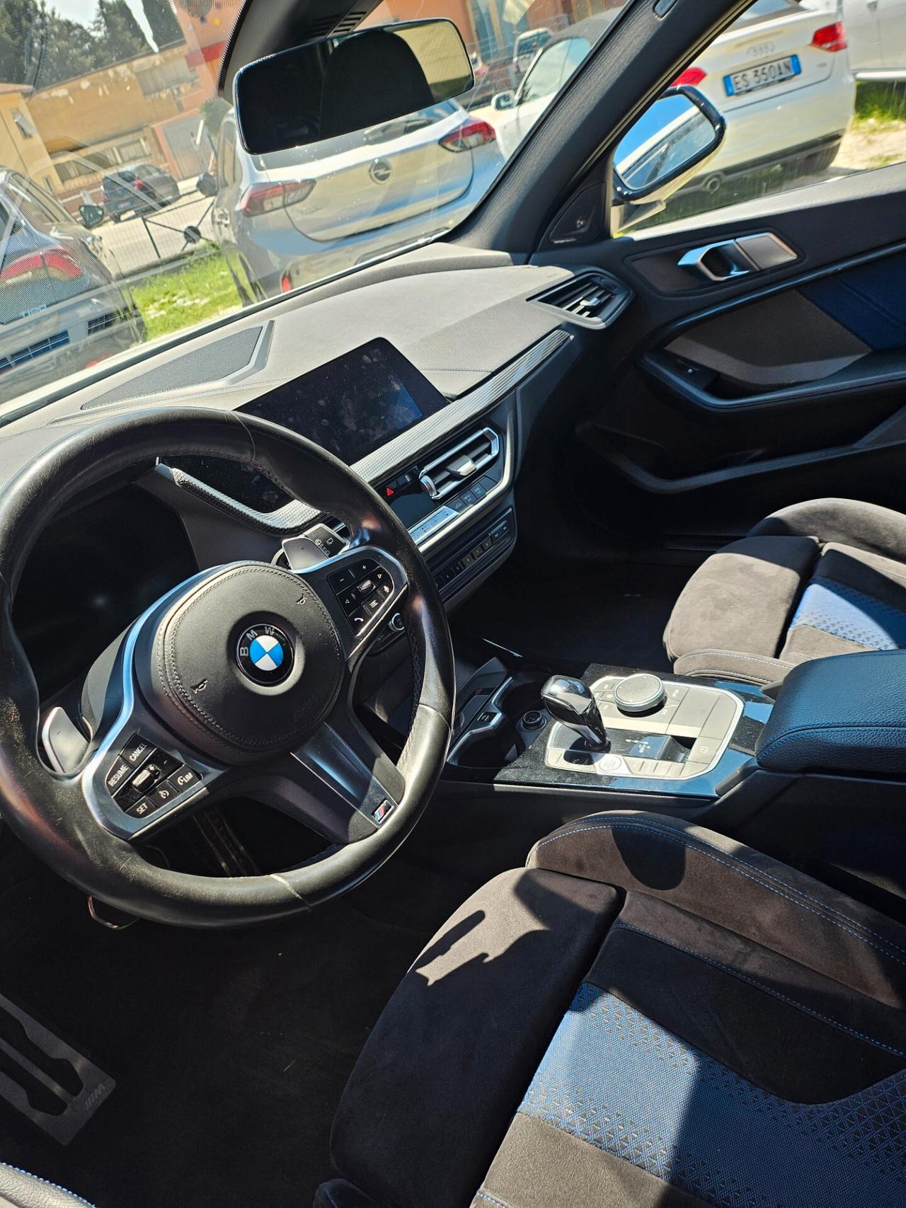 Bmw 118 118d 5p. Msport