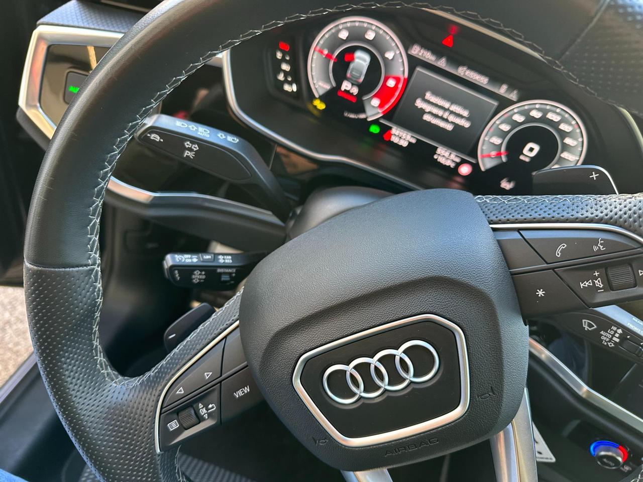 Audi Q3 Sportback 35 2.0 tdi Identity Black s-tronic