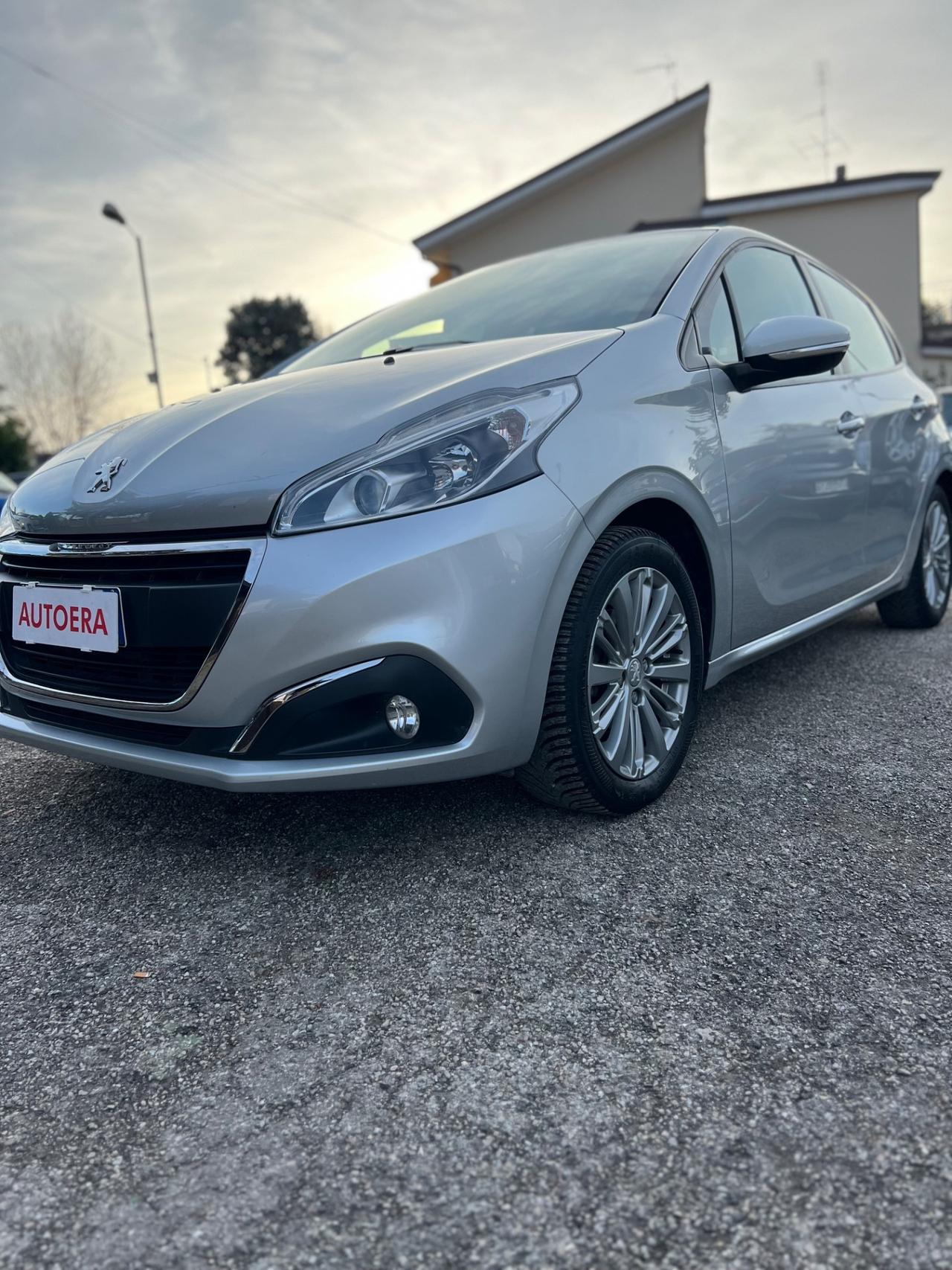 Peugeot 208 PureTech 82 5 porte Allure
