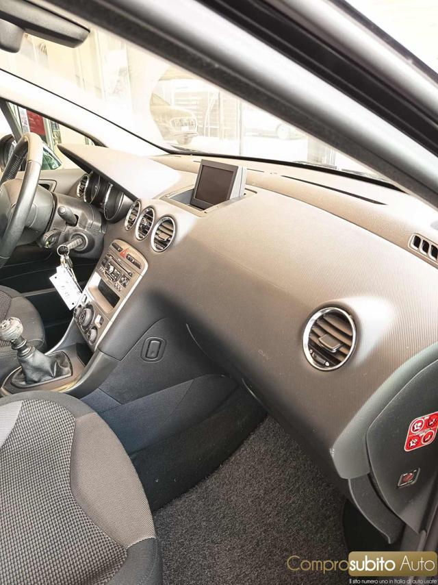 PEUGEOT 308 1.6 HDi 110CV 5p. Féline (6 Marce)