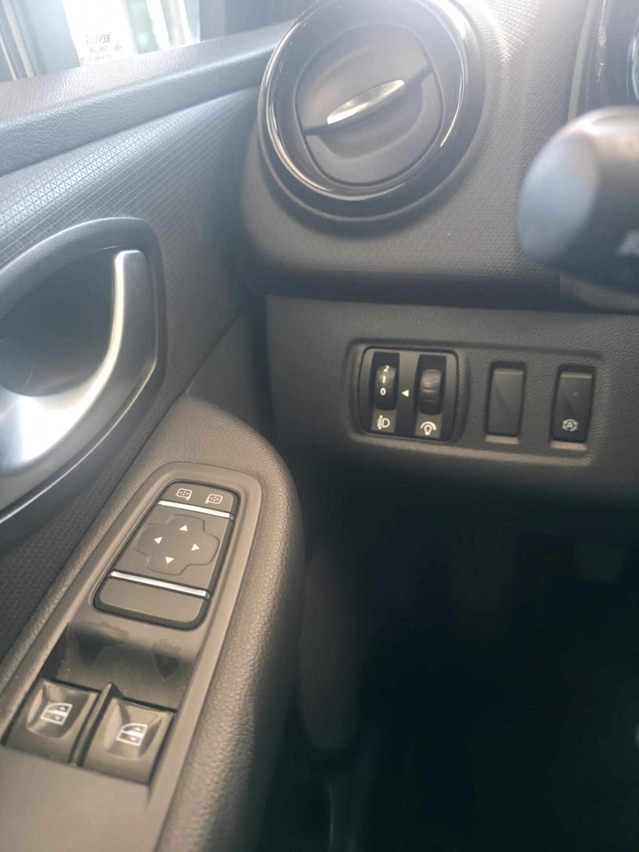 Renault Clio dCi 8V 75 CV 5 porte Moschino Life