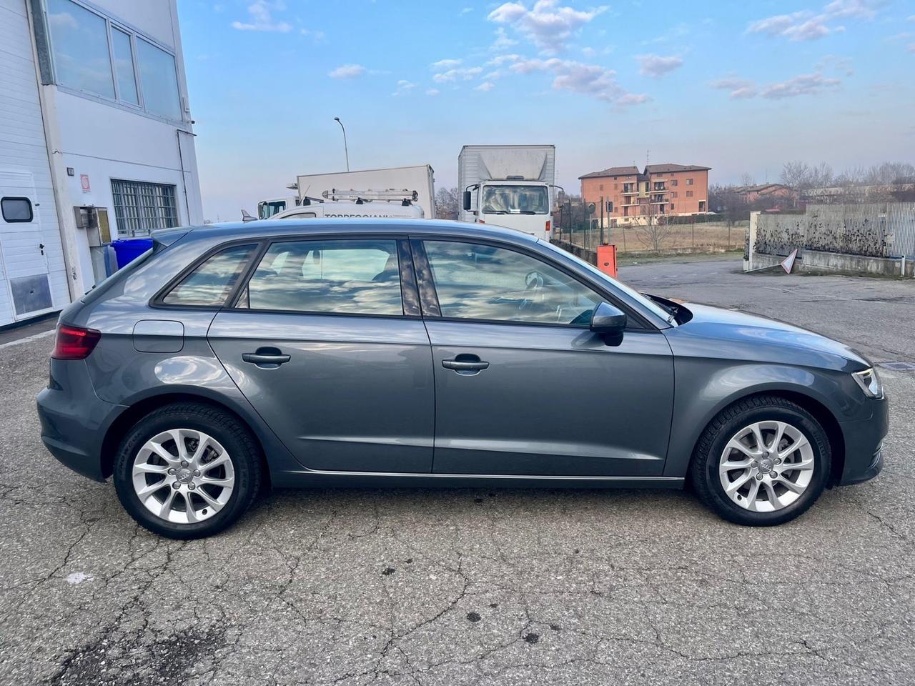 Audi A3 1.6tdi 2014 85.000km c.automatico perfetta