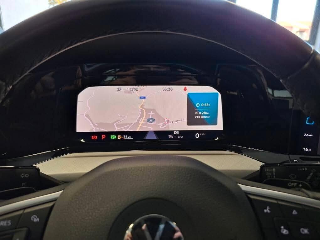 Volkswagen Golf 1.5 eTSI DSG virtual cockpit