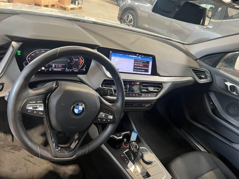 Bmw 118 118d 5p. Business Advantage