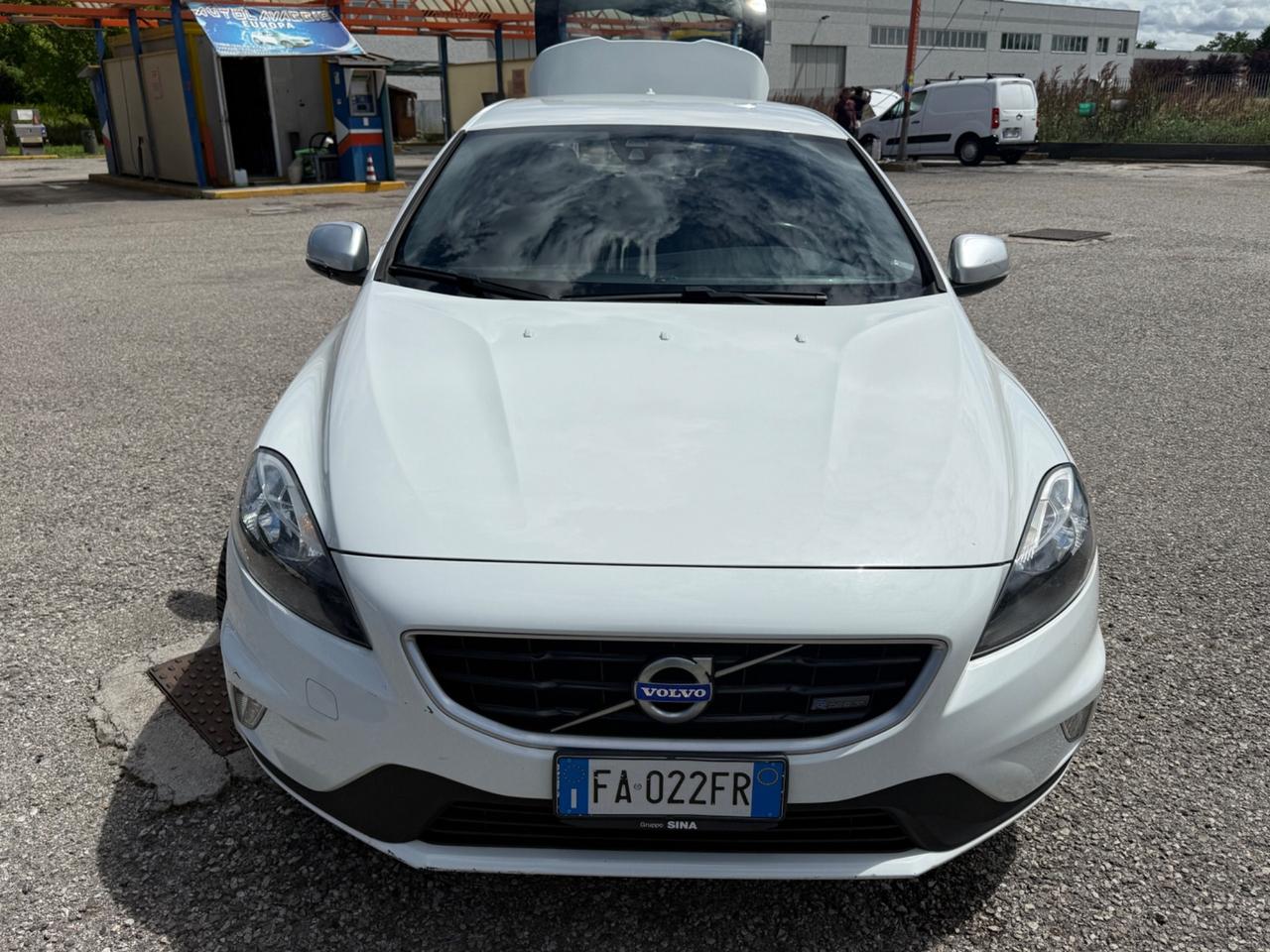 Volvo V40 D2 'eco' R-design Momentum