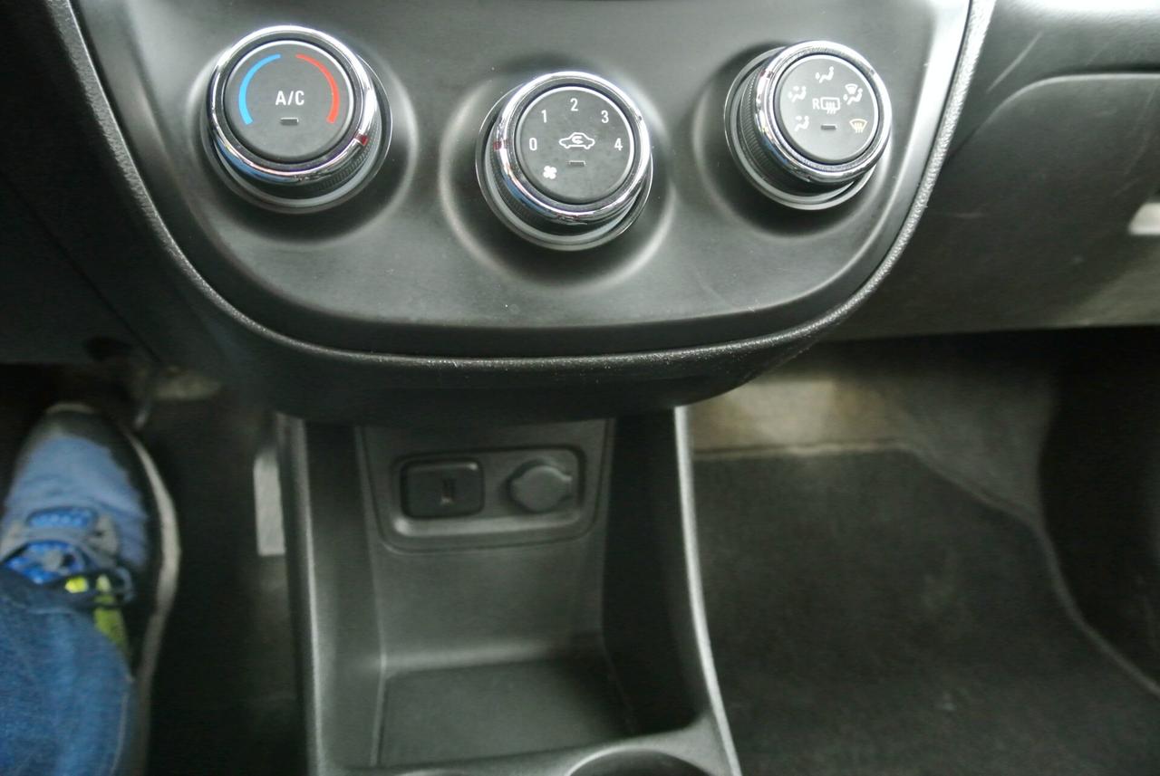 Opel Karl Rocks 1.0 75 CV