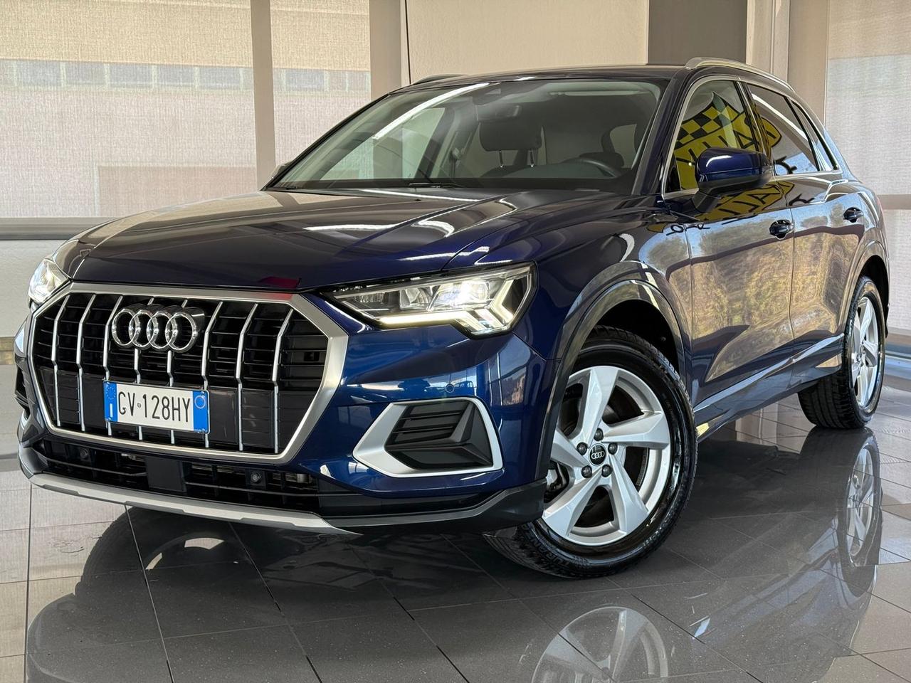 Audi Q3 Identity Black 2.0 35 TDI #8438