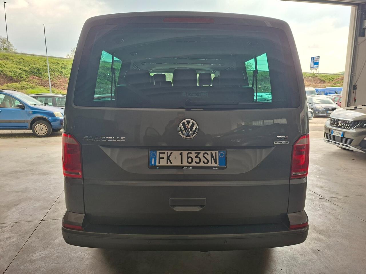 Volkswagen T6 Caravelle 2.0 TDI / 8 POSTI / AUTOMATICO / PELLE / EURO 6B
