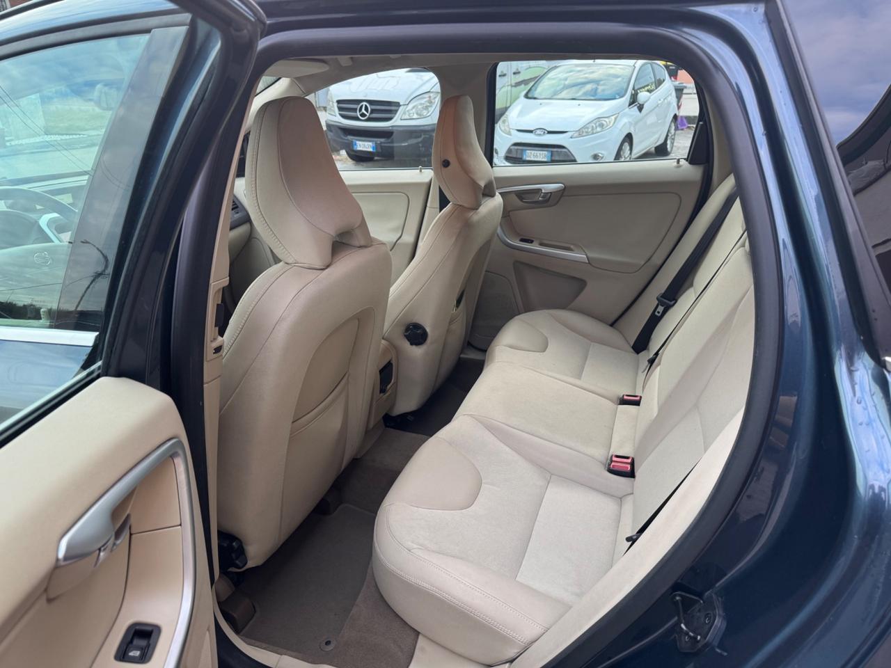 Volvo XC 60 XC60 2.4 D 163 CV AWD Geartronic Kinetic