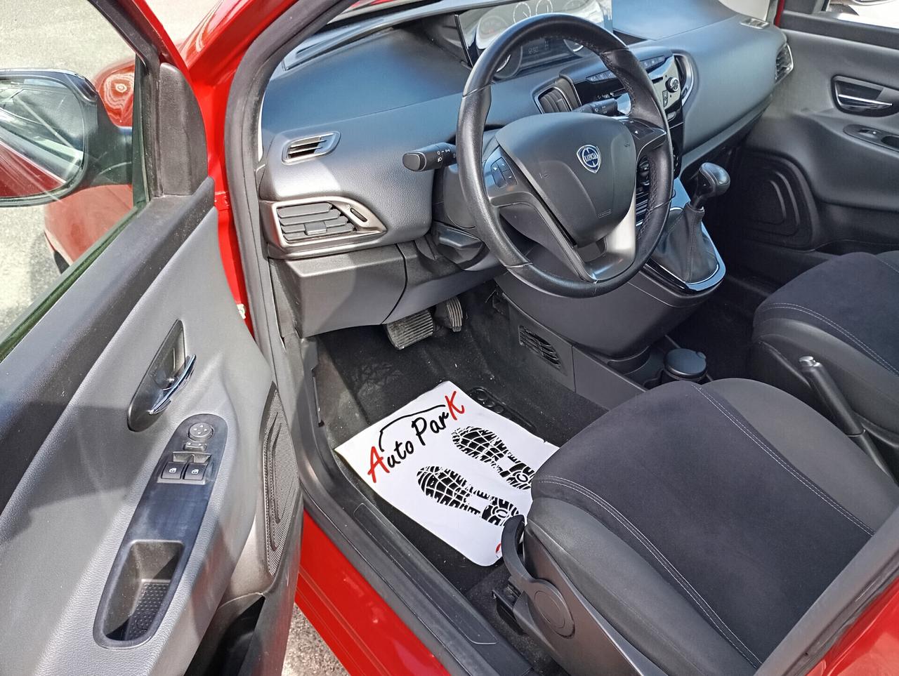 Lancia Ypsilon 5P 0.9 TwinAir 85CV Gold Aut.