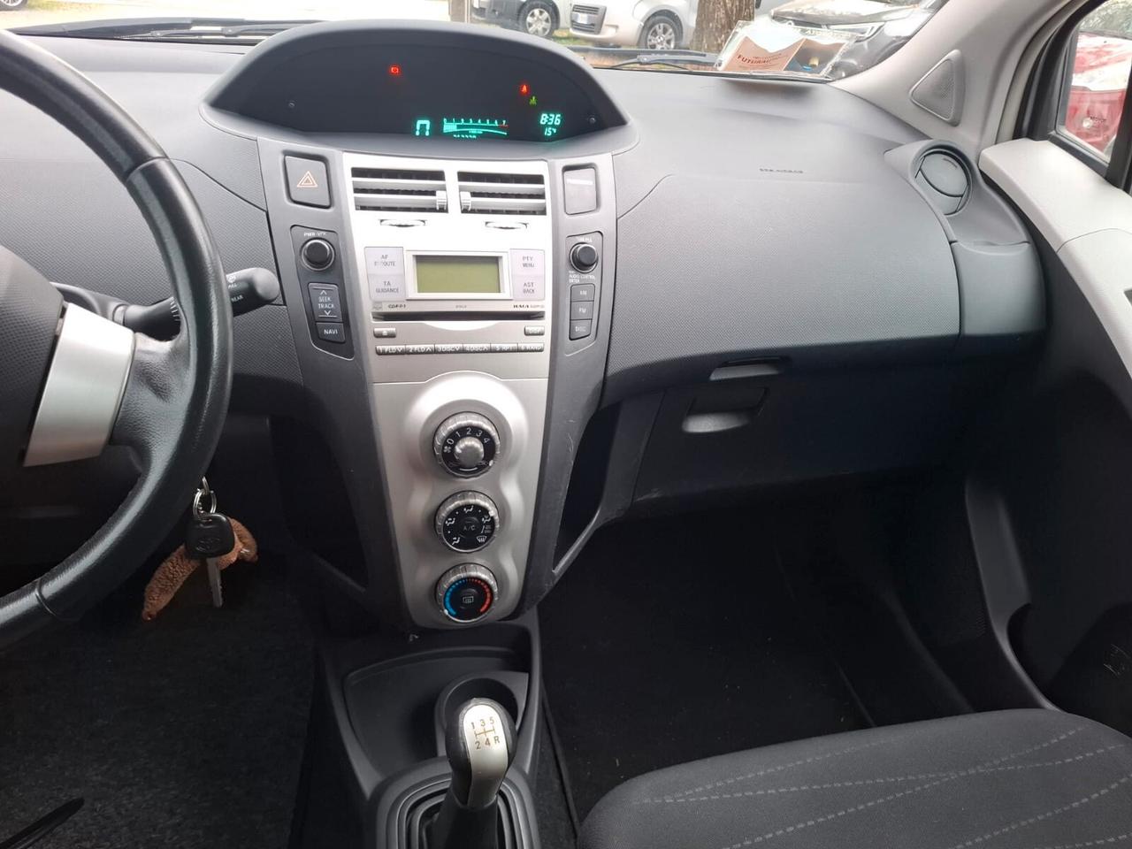 Toyota Yaris 1.3 5 porte Navi 87 Cv (64kw)