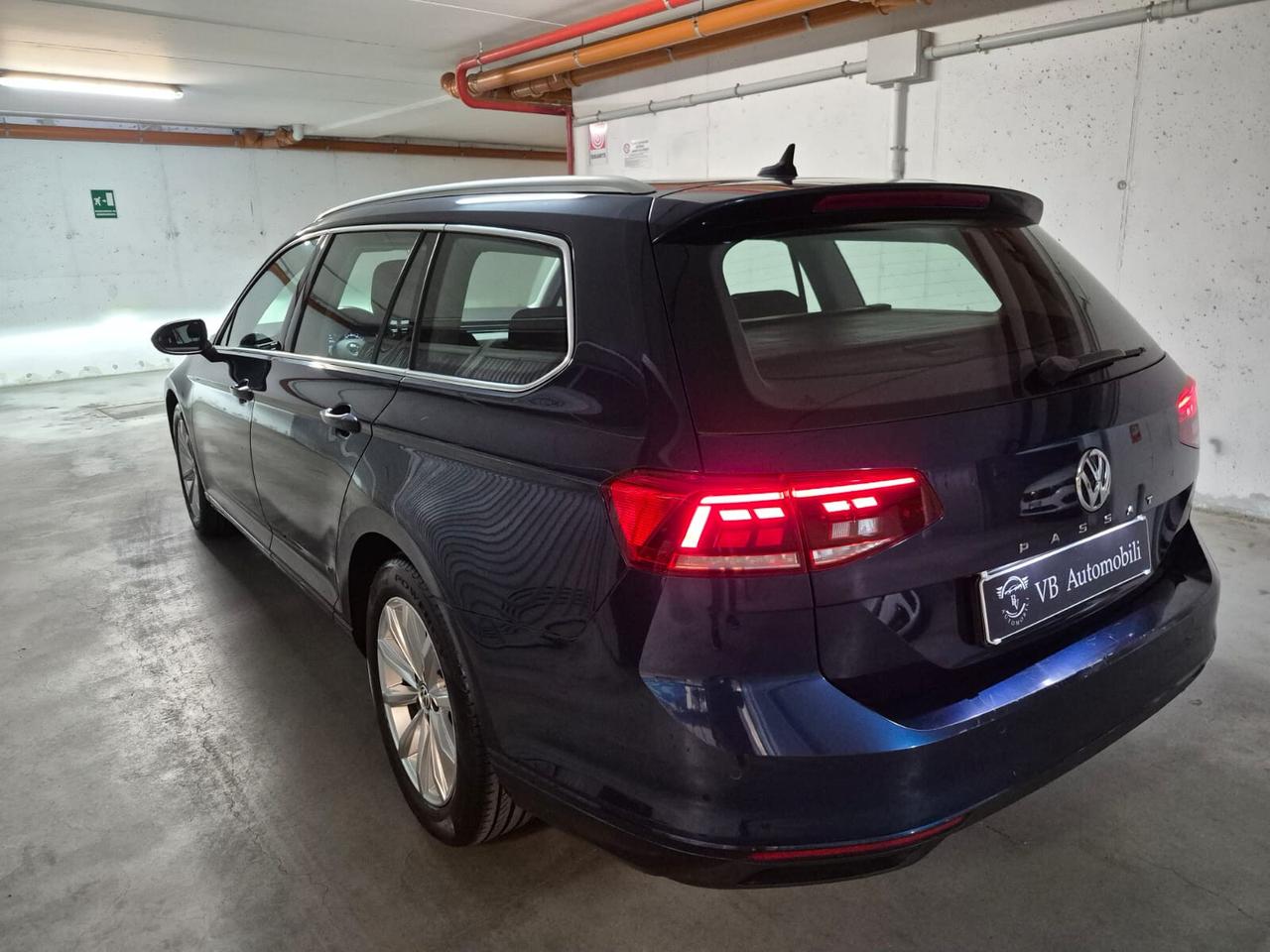 Volkswagen Passat Variant 1.6 TDI SCR DSG Business BMT