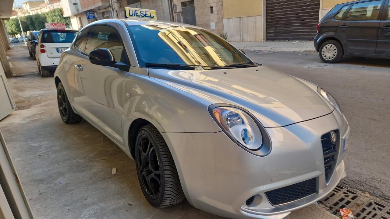Alfa Romeo MiTo 1.3 JTDm-2 95 CV S&S Distinctive Premium Pack