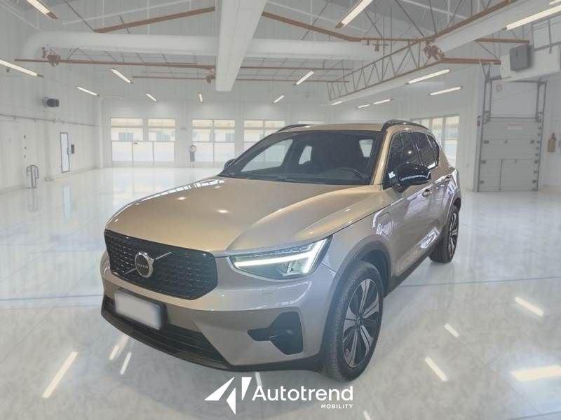 Volvo XC40 Recharge T4 129+82 CV Plug-In Hybrid Automatica Recharge Ultimate Dark N1 Autocarro