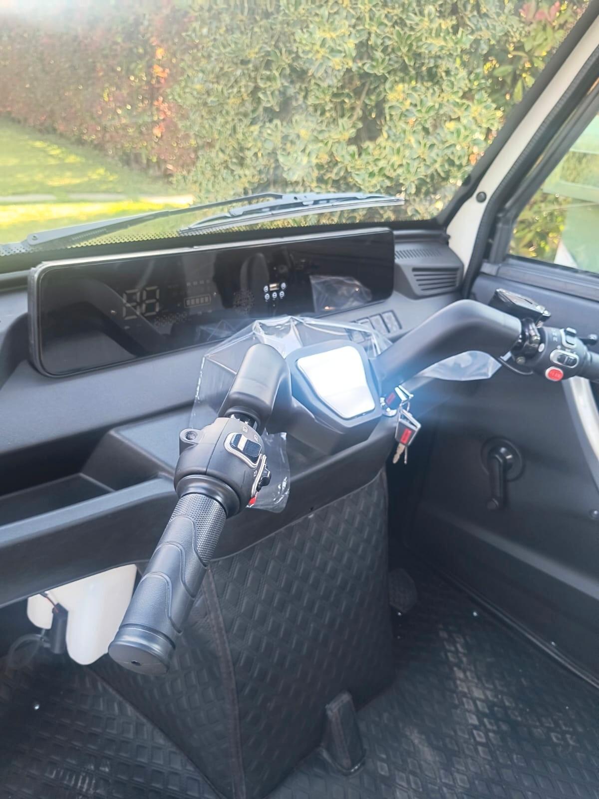 MOTOCARRO ELETTRICO CABINATO CASSONE RIBALTABILE