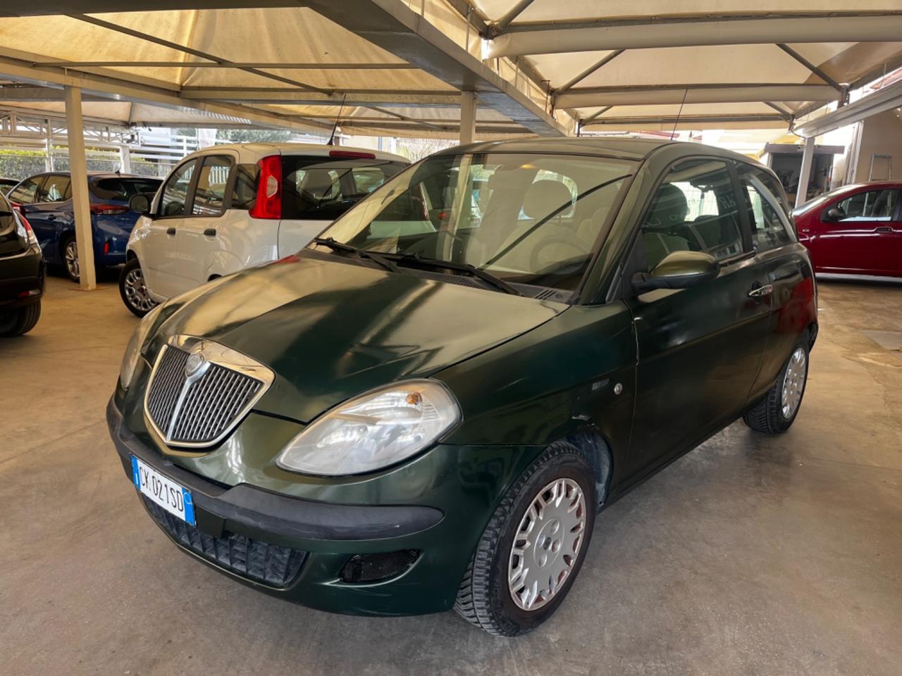 Lancia Ypsilon 1.2 16V Platino